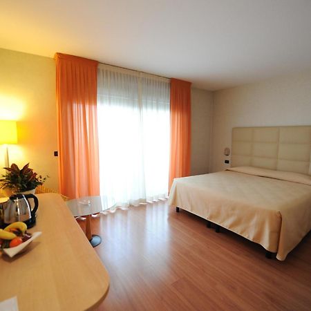Hotel Donatello Imola Dış mekan fotoğraf
