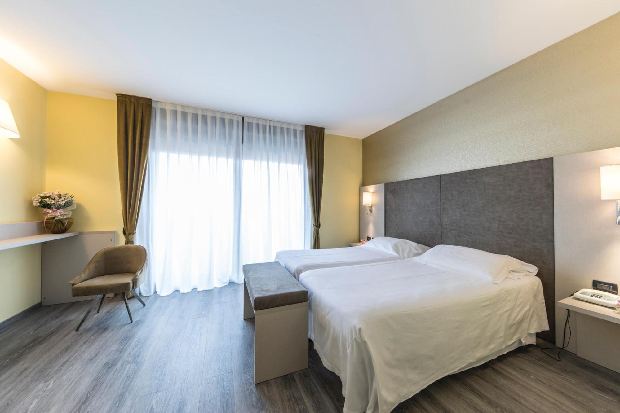Hotel Donatello Imola Dış mekan fotoğraf