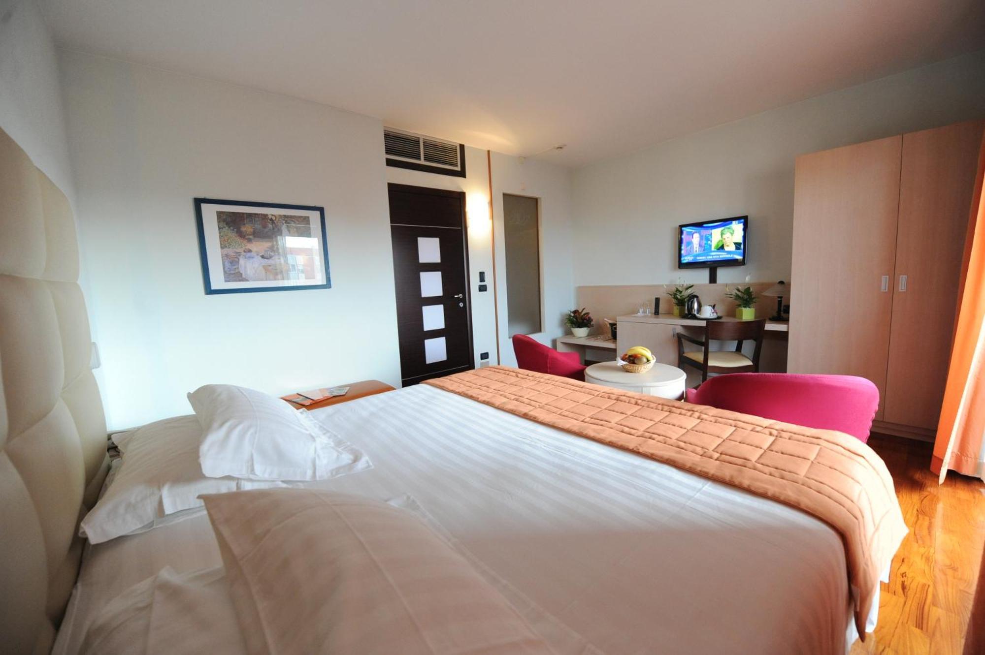 Hotel Donatello Imola Dış mekan fotoğraf